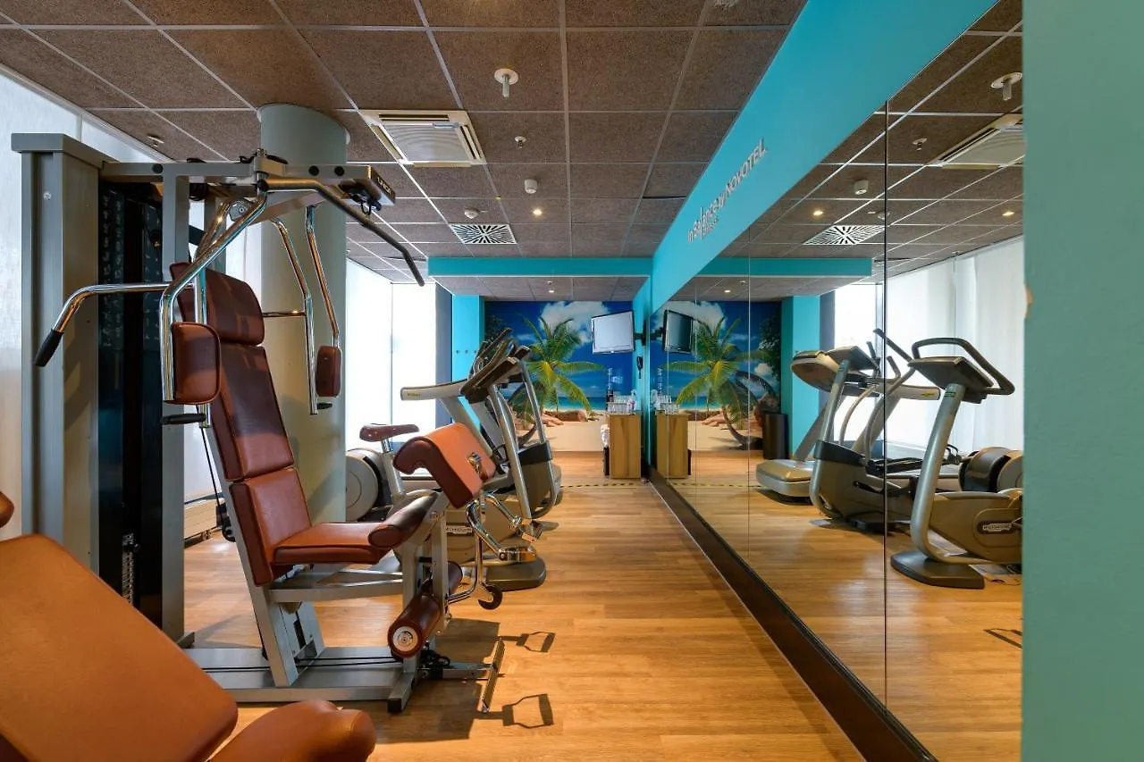 Novotel Suites Muenchen Parkstadt Schwabing 4*, München