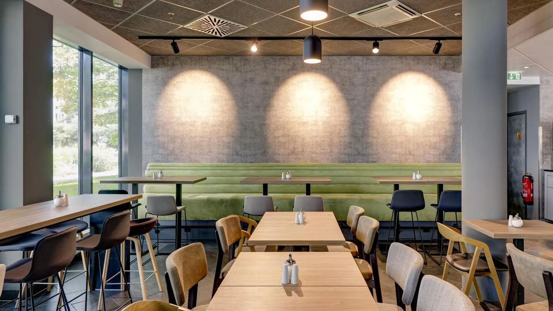 Novotel Suites Muenchen Parkstadt Schwabing 4*, München
