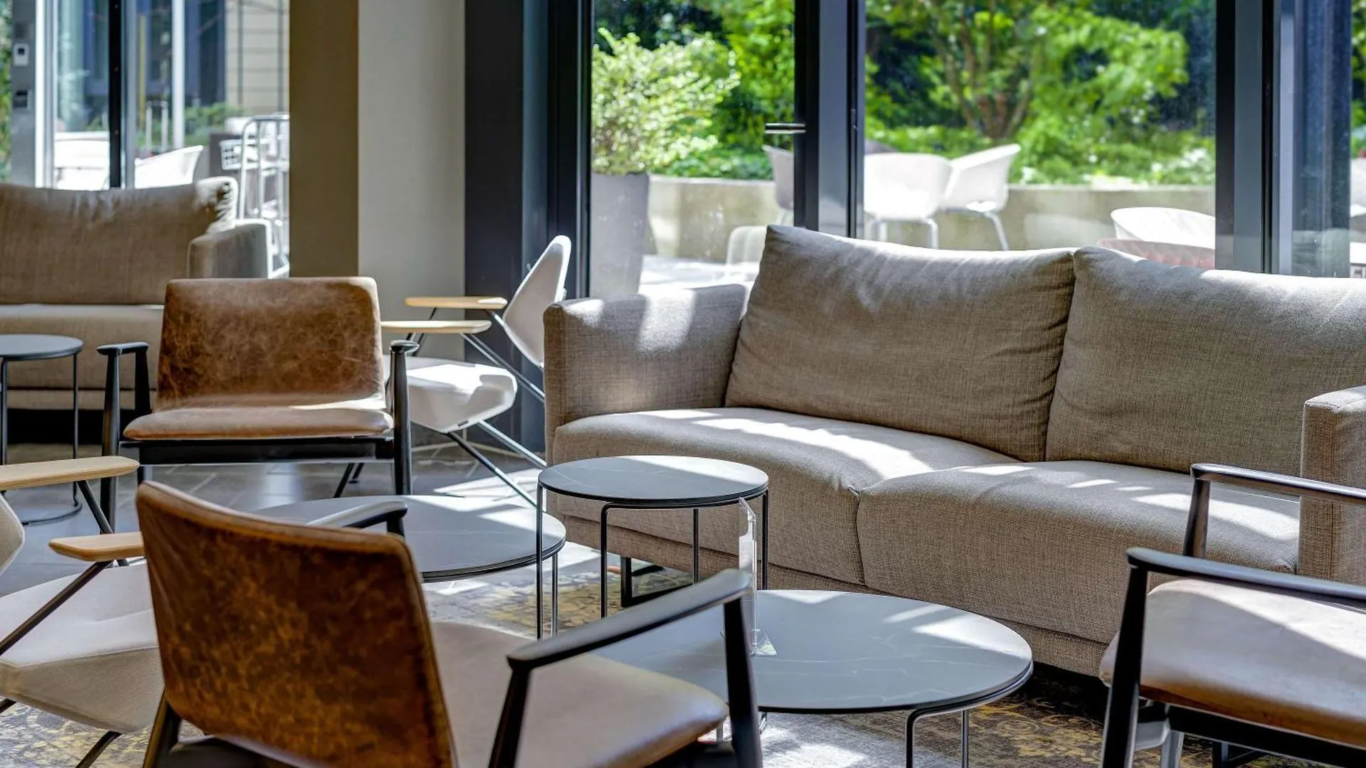 Novotel Suites Muenchen Parkstadt Schwabing 4*, München